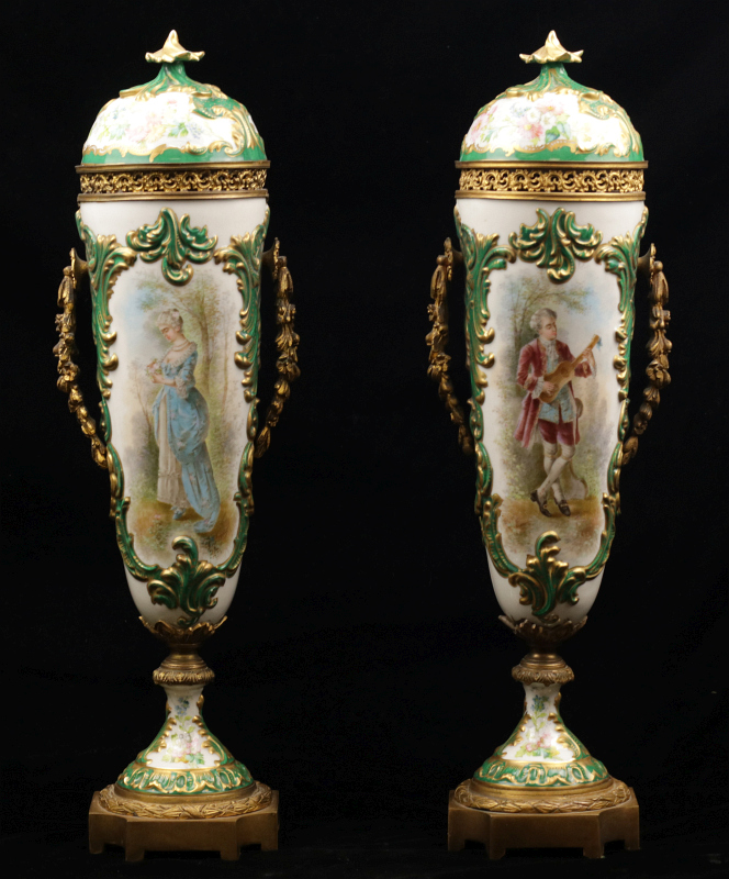 A PAIR LATE 19THC. CONTINENTAL PORCELAIN GARNITURE