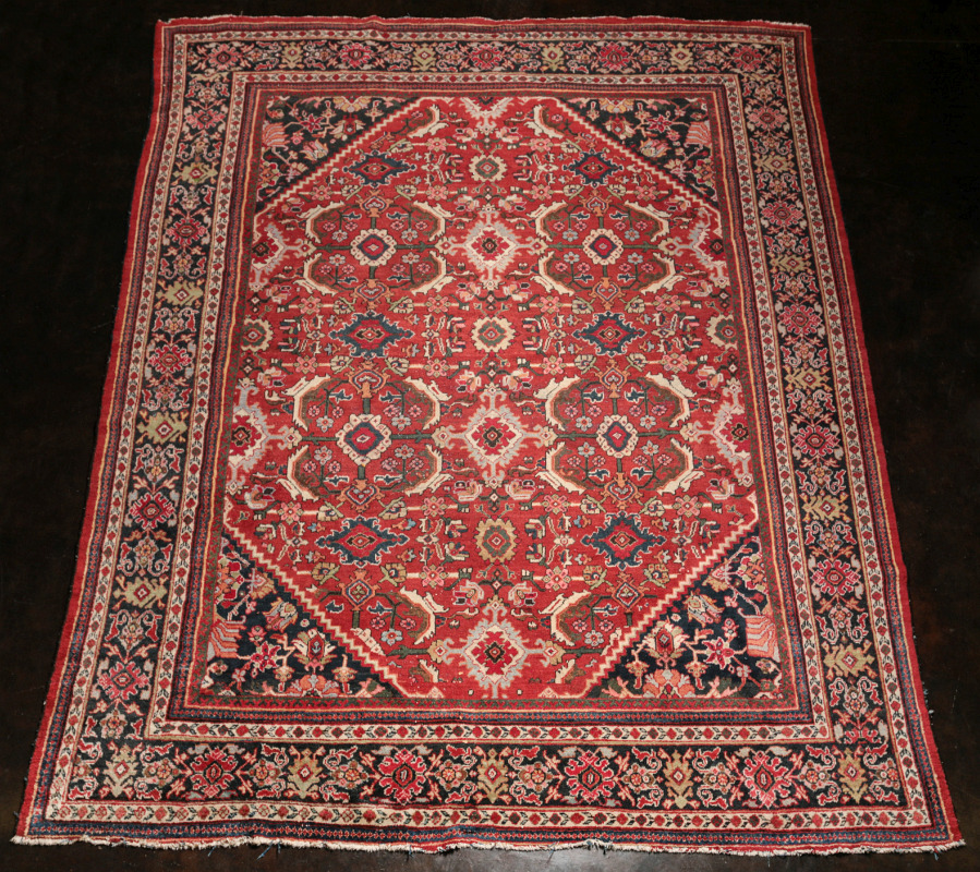 A MID TO LATE 20TH CENTURY HERIZ ROOM SIZE CARPET