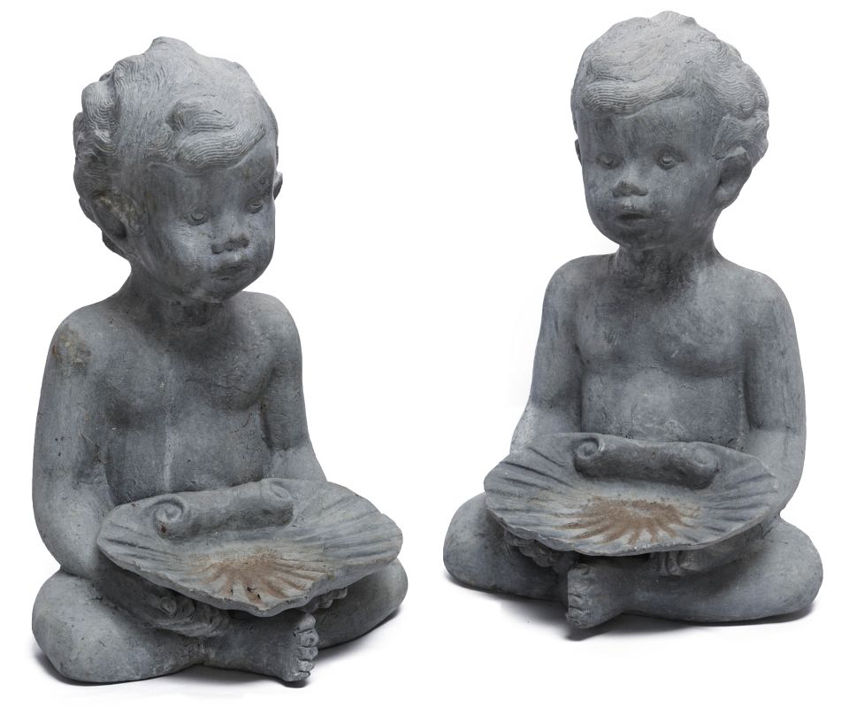 A PAIR 20TH CENTURY ZINC GARDEN ORNAMENTS 