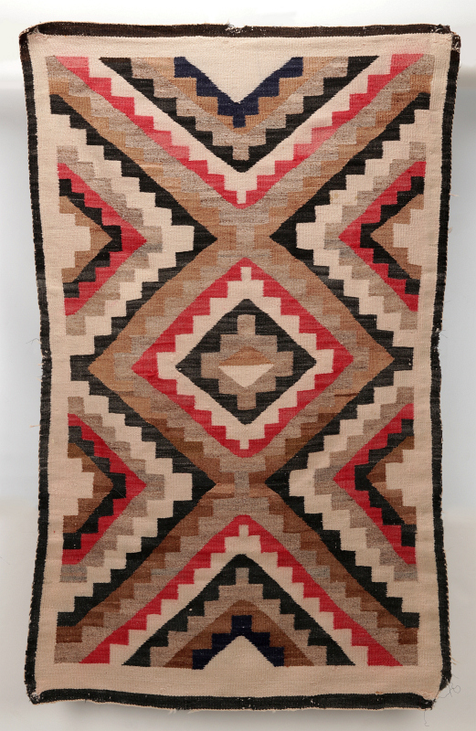 A CIRCA 1930s NAVAJO WEAVING