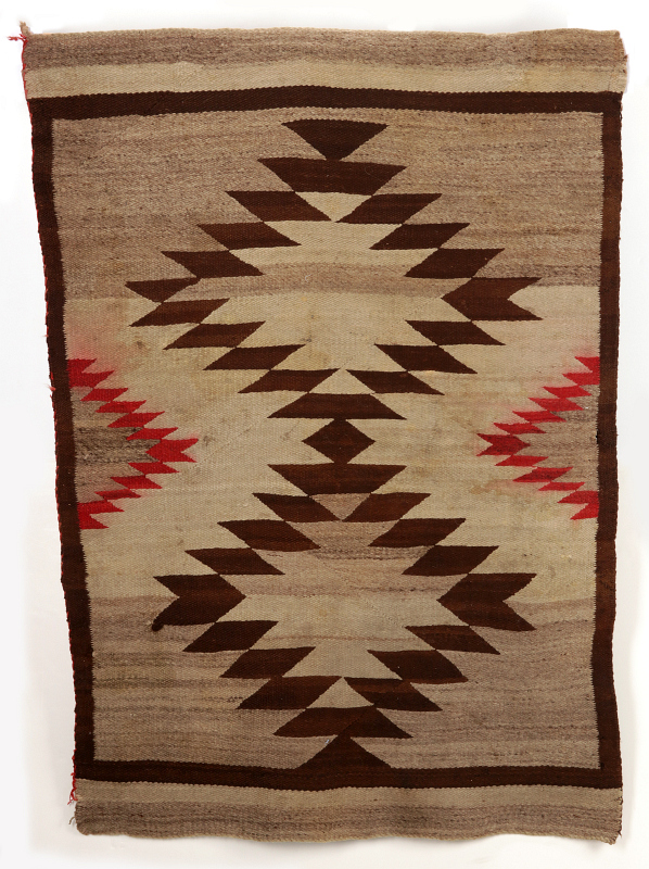 A CIRCA 1930s NAVAJO WEAVING