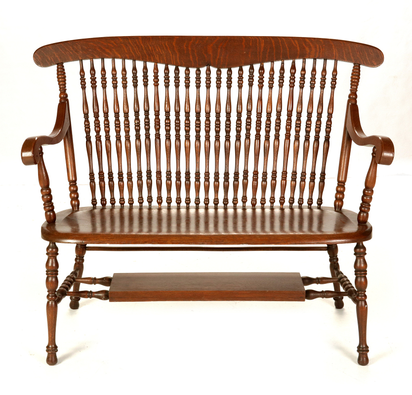 A NICE CIRCA 1900 OAK SPINDLE BACK BENCH