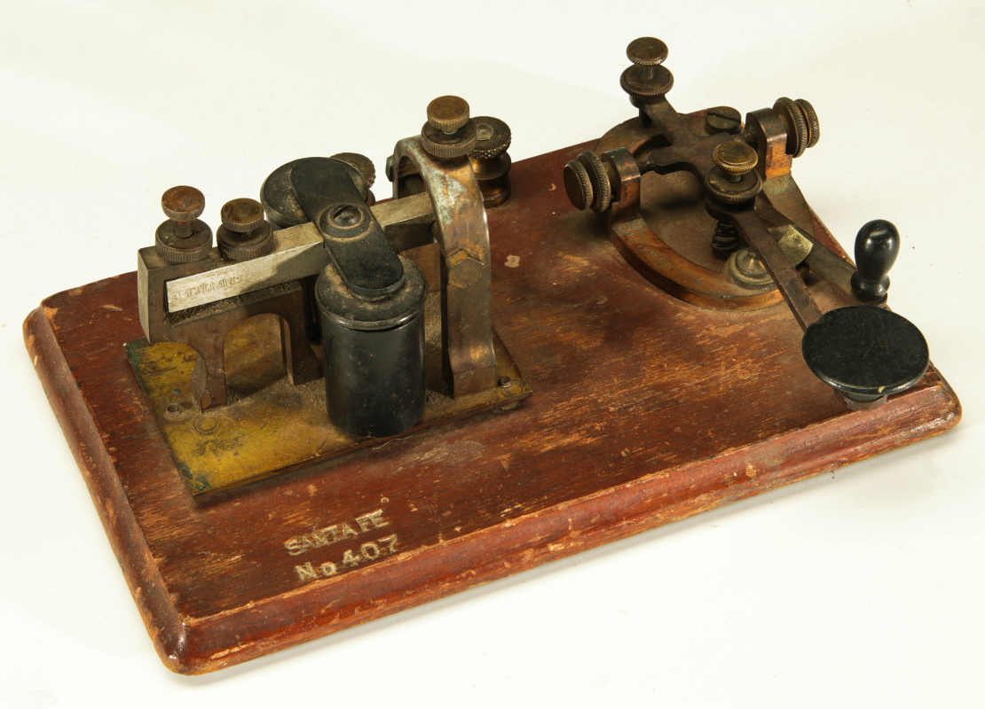 ANTIQUE TELEGRAPH KEY STAMPED SANTA FE (RAILROAD)