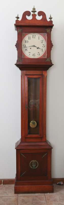 A MID 20TH CENTURY GRANDFATHER CLOCK