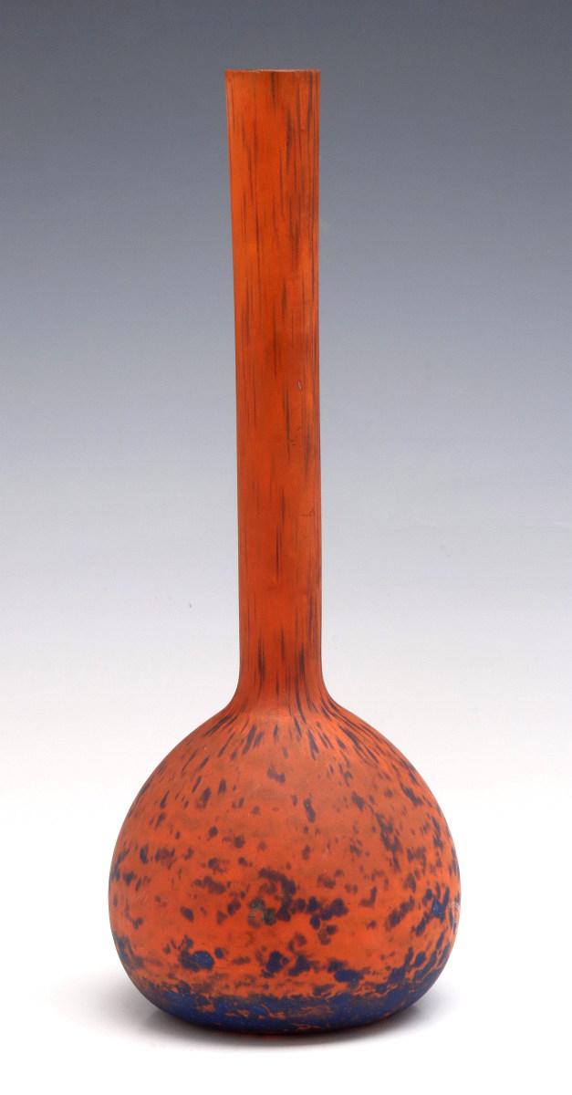 A FRENCH ART GLASS VASE SIGNED DELATTE, CIRCA 1920