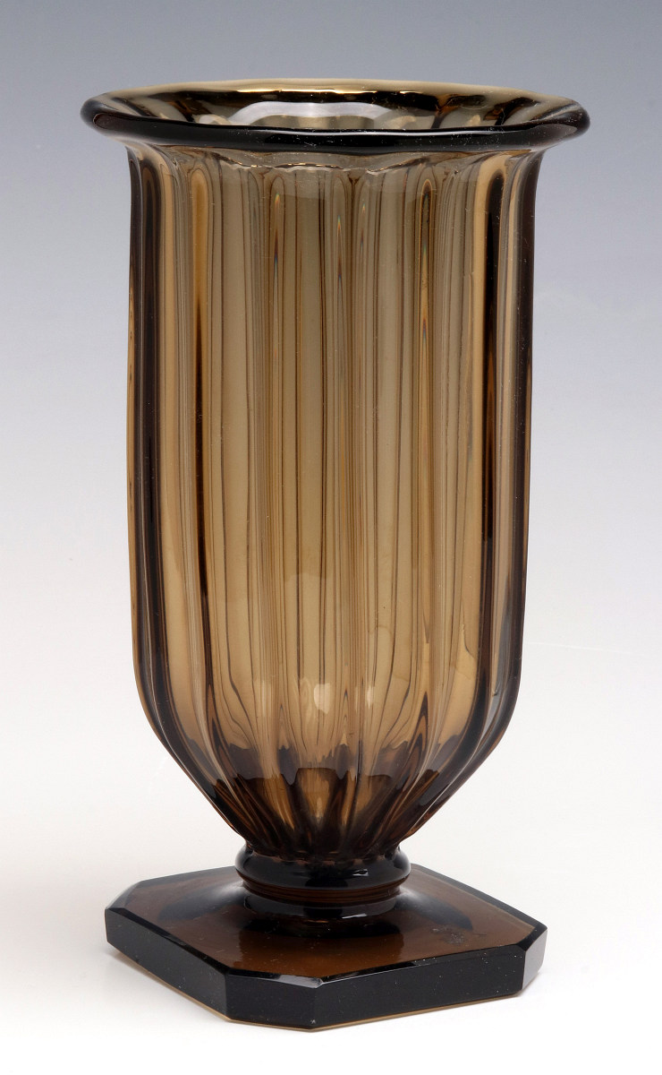 A SMOKY TOPAZ ART DECO VASE SIGNED DAUM