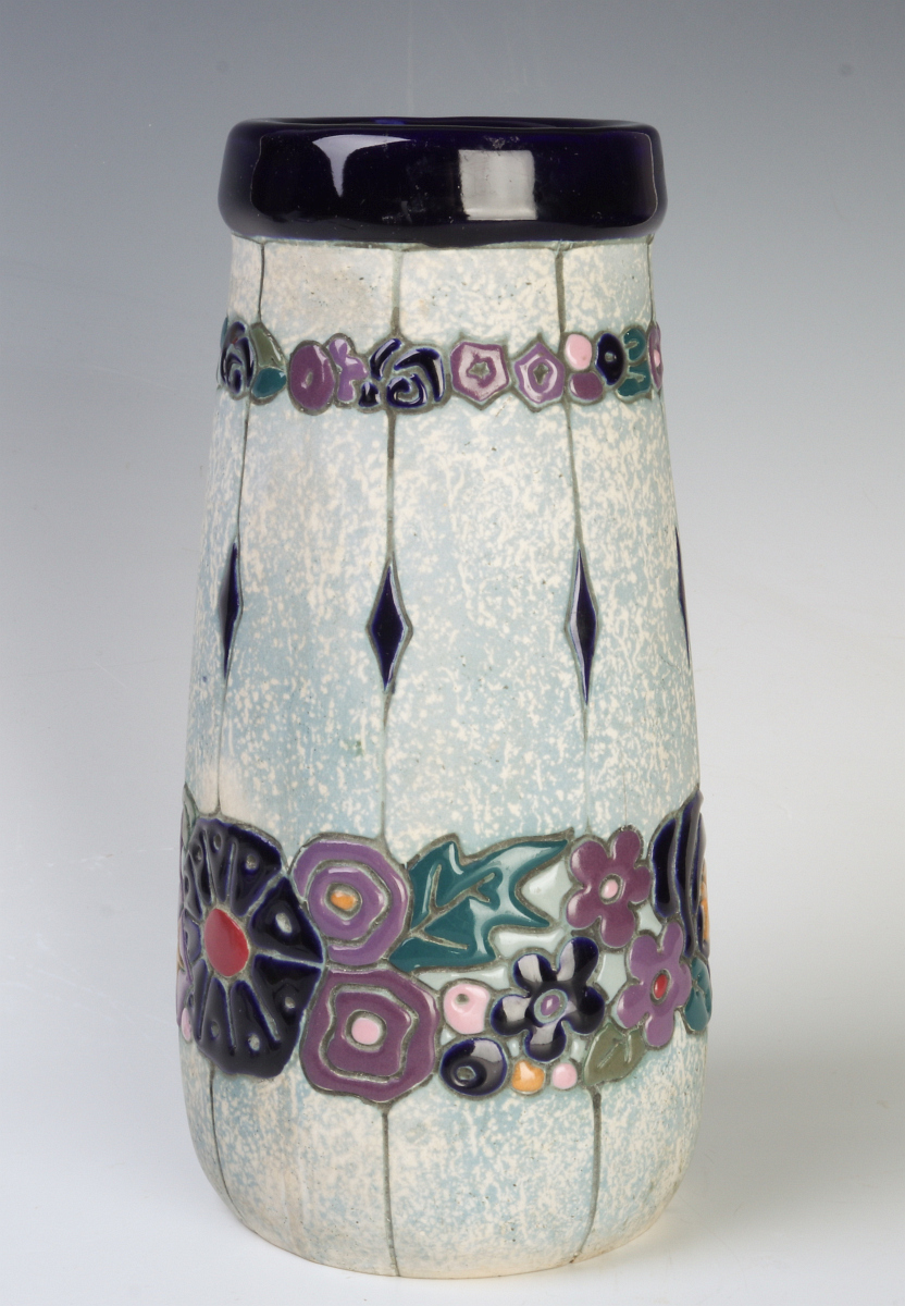 AN AMPHORA ART DECO VASE