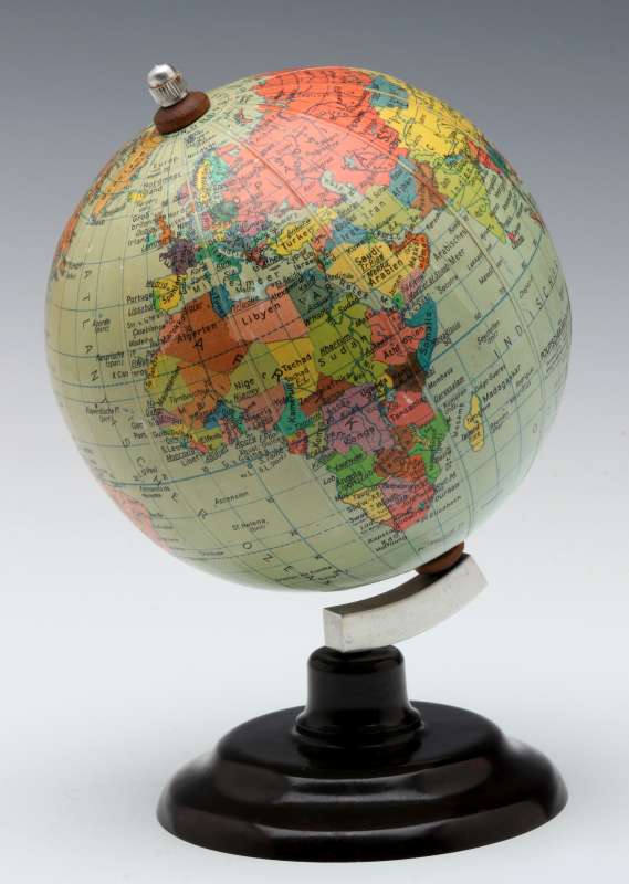 A MID 20TH C. GERMAN DESKTOP TERRESTRIAL GLOBE