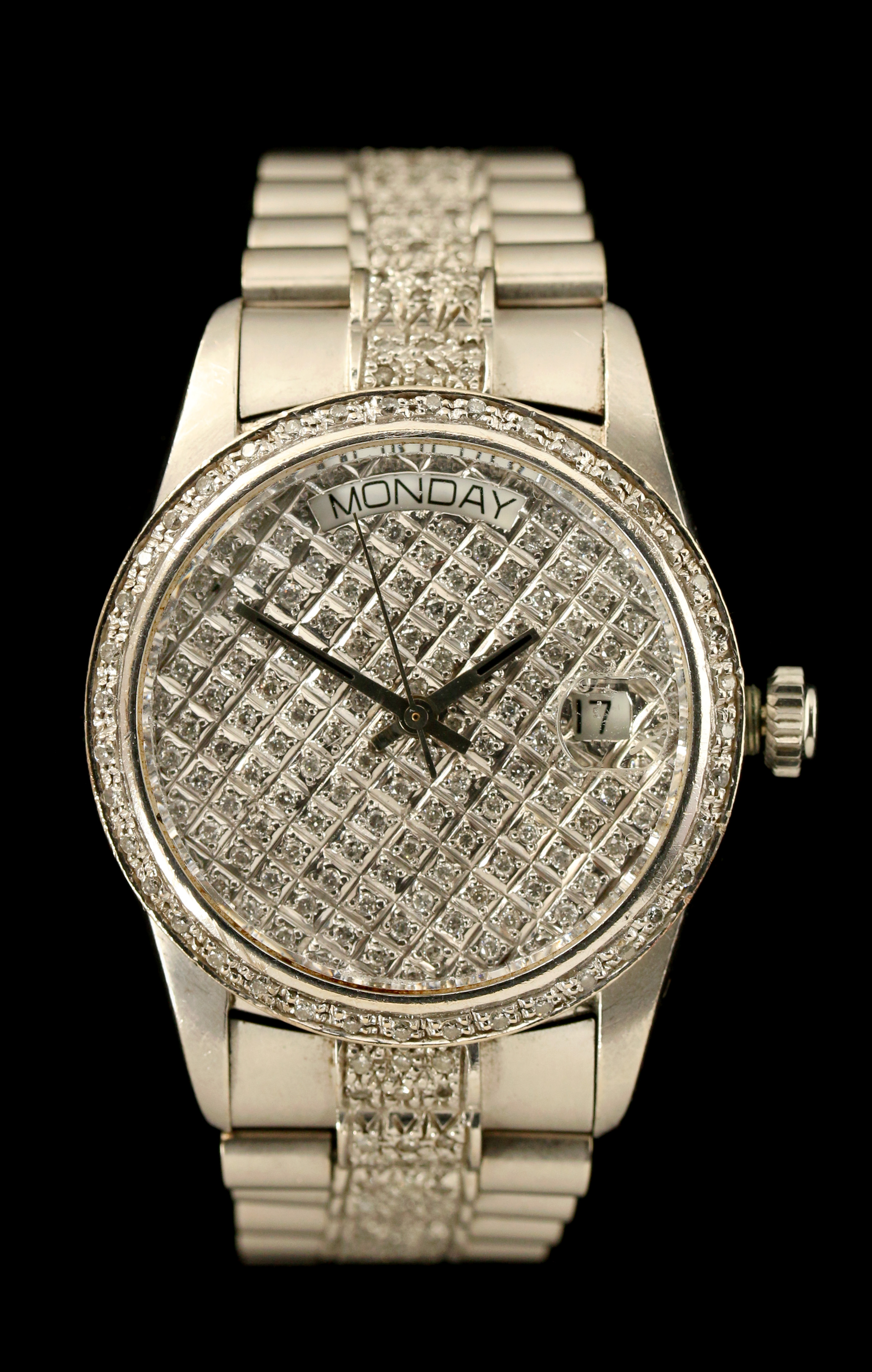 AN ITALIAN 14K PRESIDENT STYLE DIAMOND DIAL WATCH