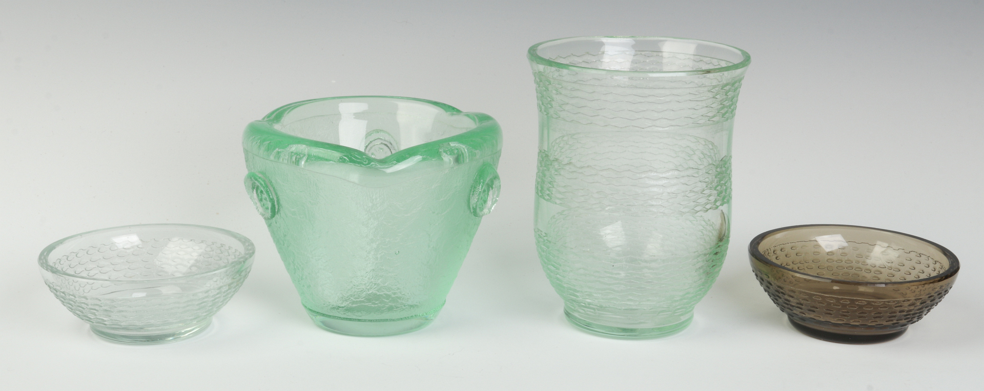 CIRCA 1930s ART GLASS BY DAUM, NANCY