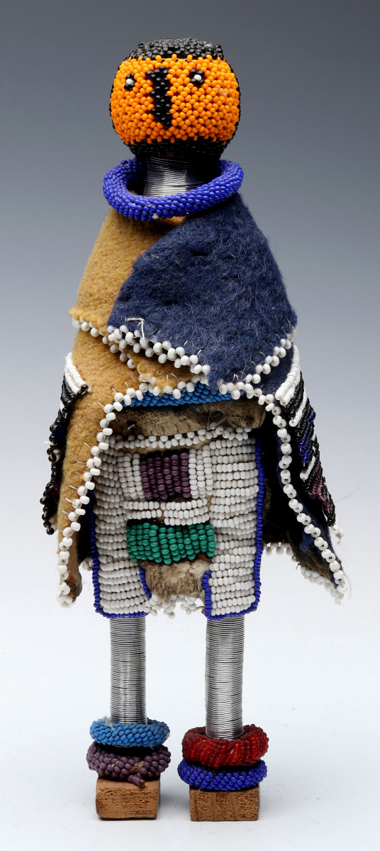 A LATE 20TH C. AFRICAN NTWANA NDEBELE BEADED DOLL