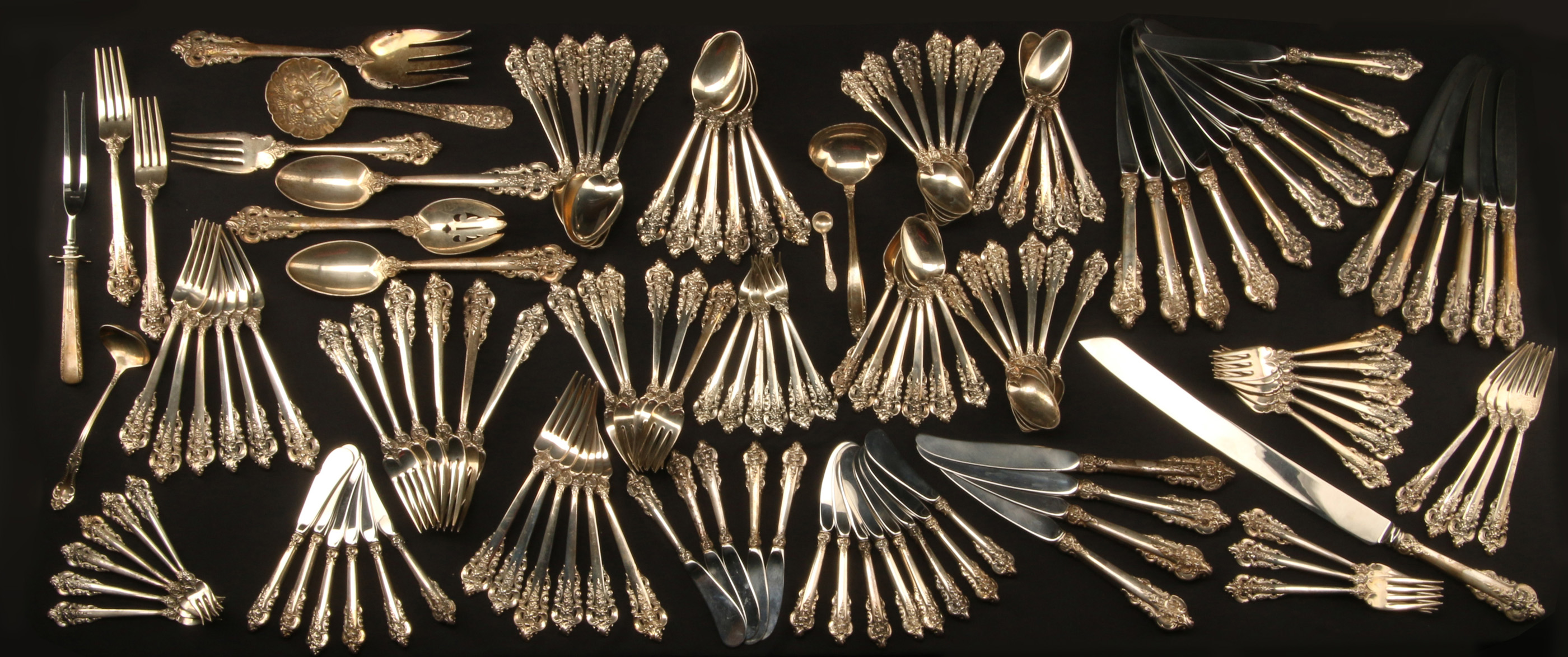 WALLACE GRAND BAROQUE STERLING FLATWARE SERVICE