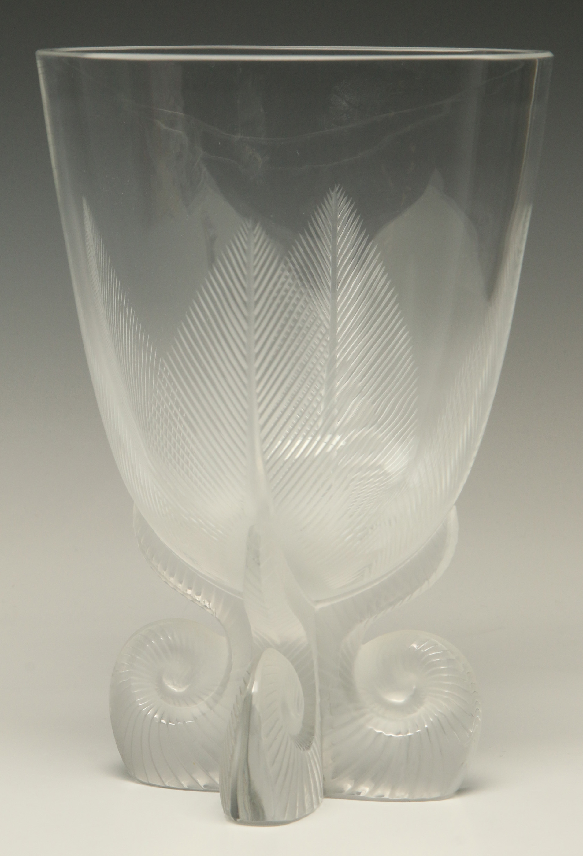 A LALIQUE FRENCH CRYSTAL 'OSMONDE' DESIGN VASE