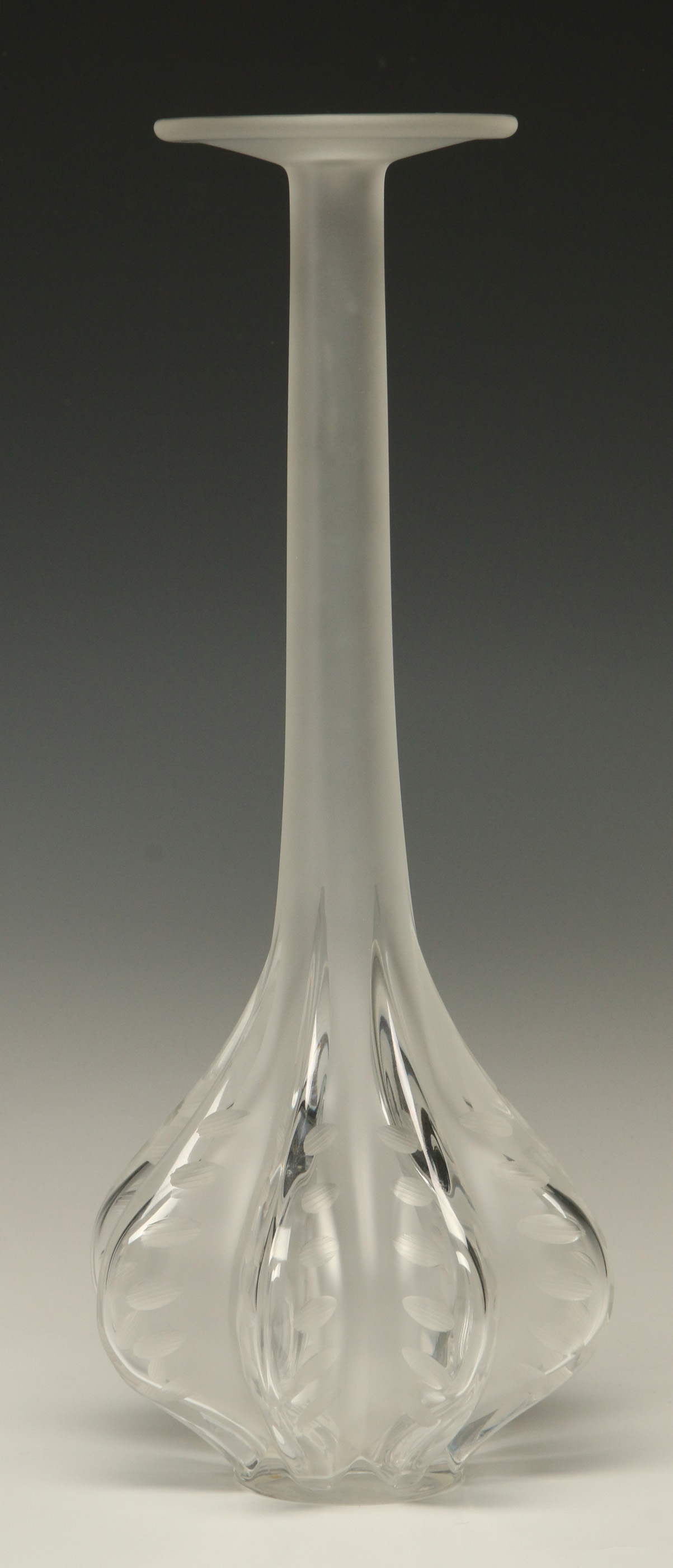 A LALIQUE CRYSTAL VASE BY MARIE-CLAUDE LALIQUE