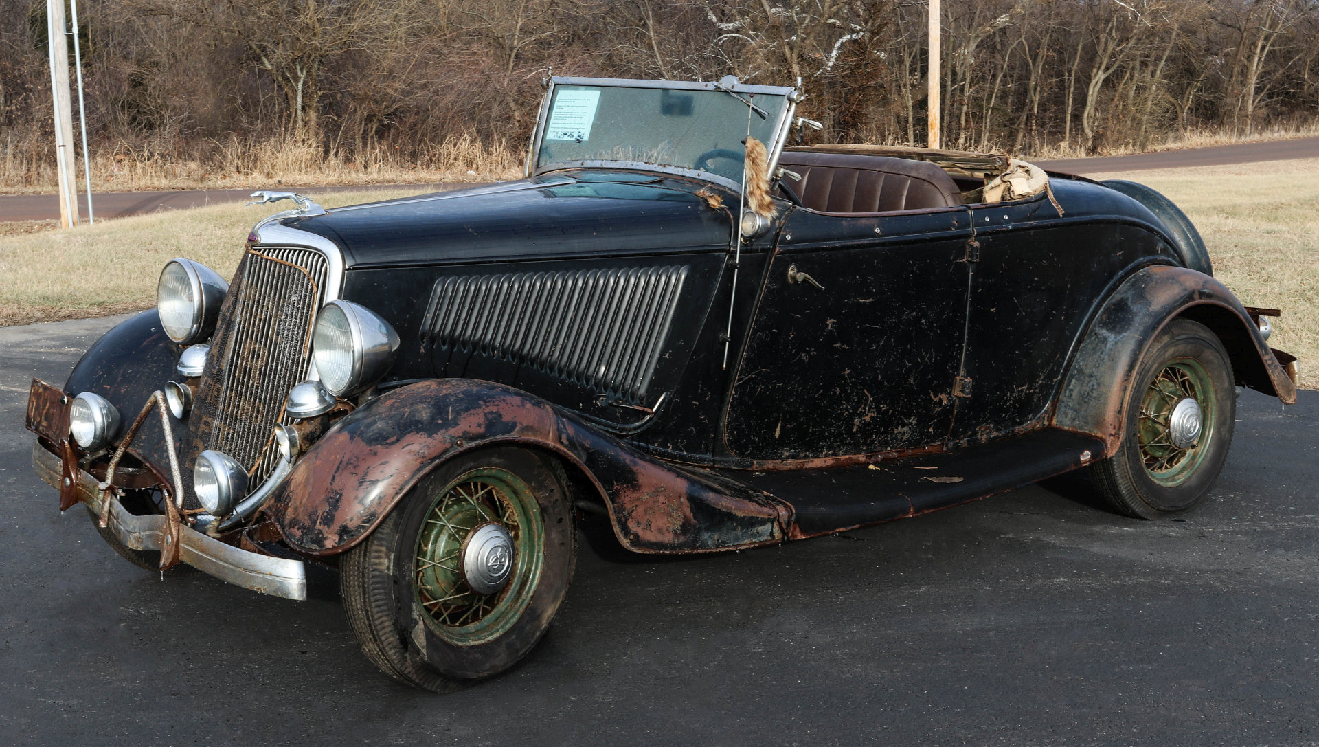 A 1934 FORD ROADSTER