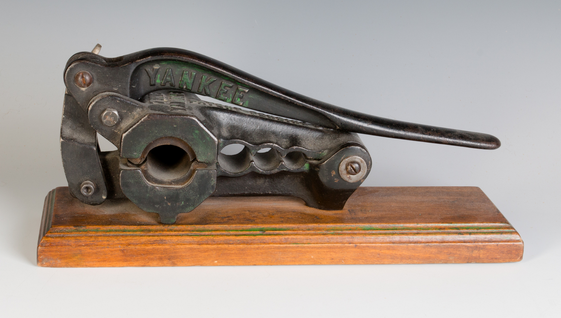 THE YANKEE' CAST IRON MECHANICAL CORK PRESS