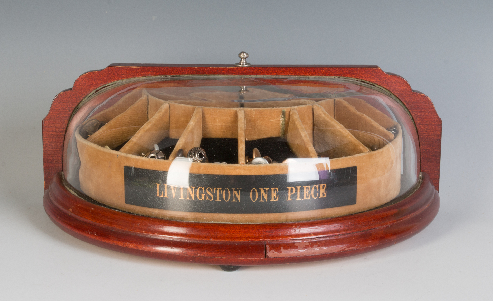 AN ART DECO CUFFLINK DISPLAY CASE FOR LIVINGSTON