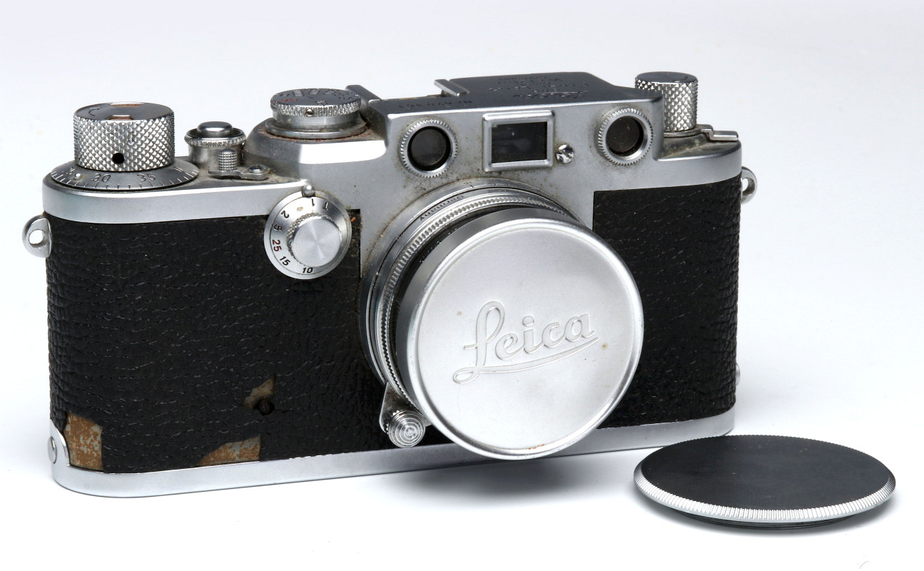 A LEICA IIIf CAMERA, LEITZ SUMMICRON f=5cm LENS