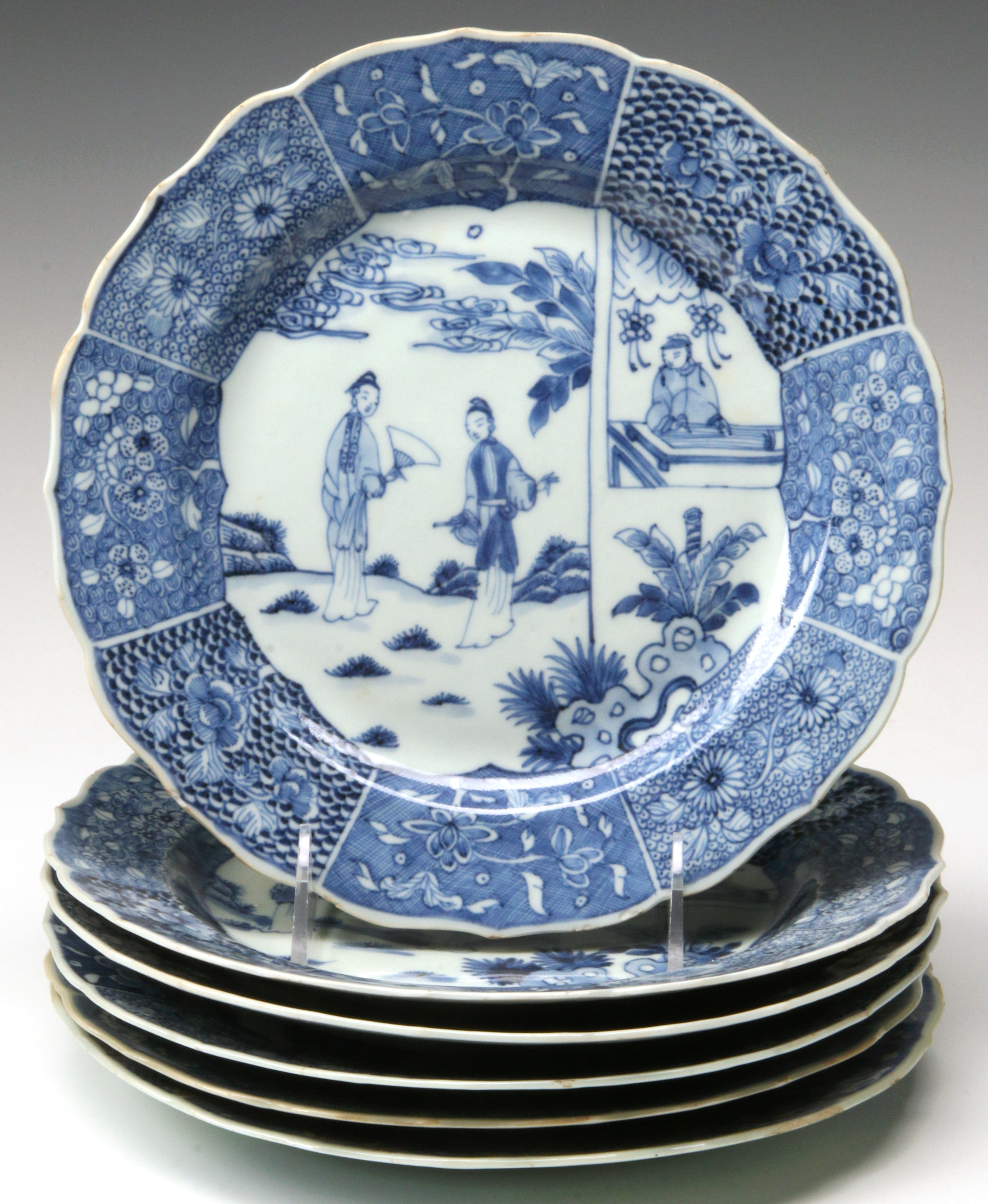 SIX ANTIQUE JAPANESE PORCELAIN PLATES