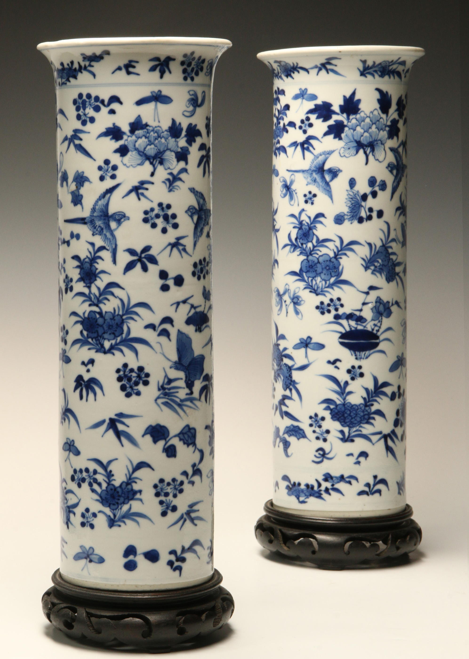 A PAIR OF CHINESE BLUE AND WHITE PORCELAIN VASES