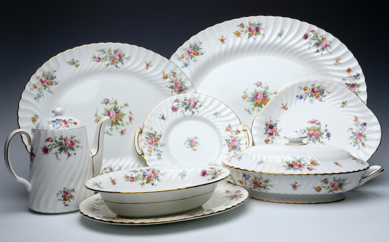 A LOT OF MINTON 'MARLOW' SERVING PIECES