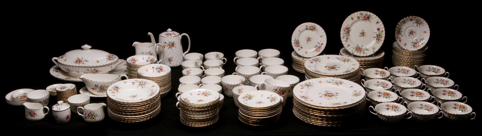 AN EXTENSIVE 253 PIECE MINTON MARLOW CHINA SERVICE