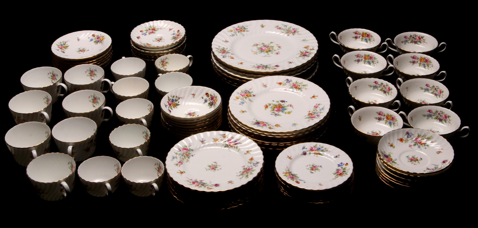 A SELECTION OF MINTON MARLOW ENGLISH BONE CHINA