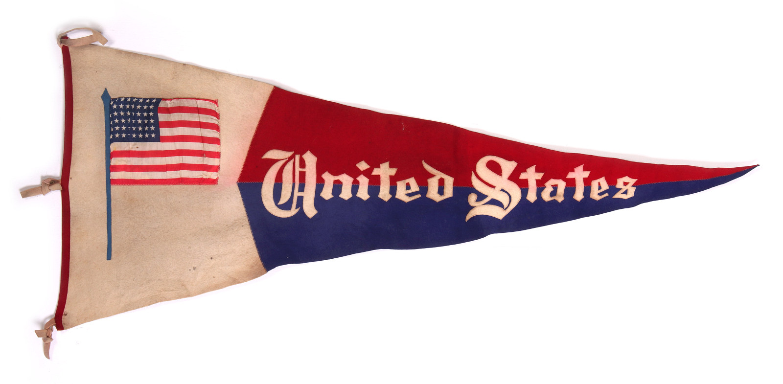 A VINTAGE FELT PATRIOTIC PENNANT W/ 48 STAR FLAG