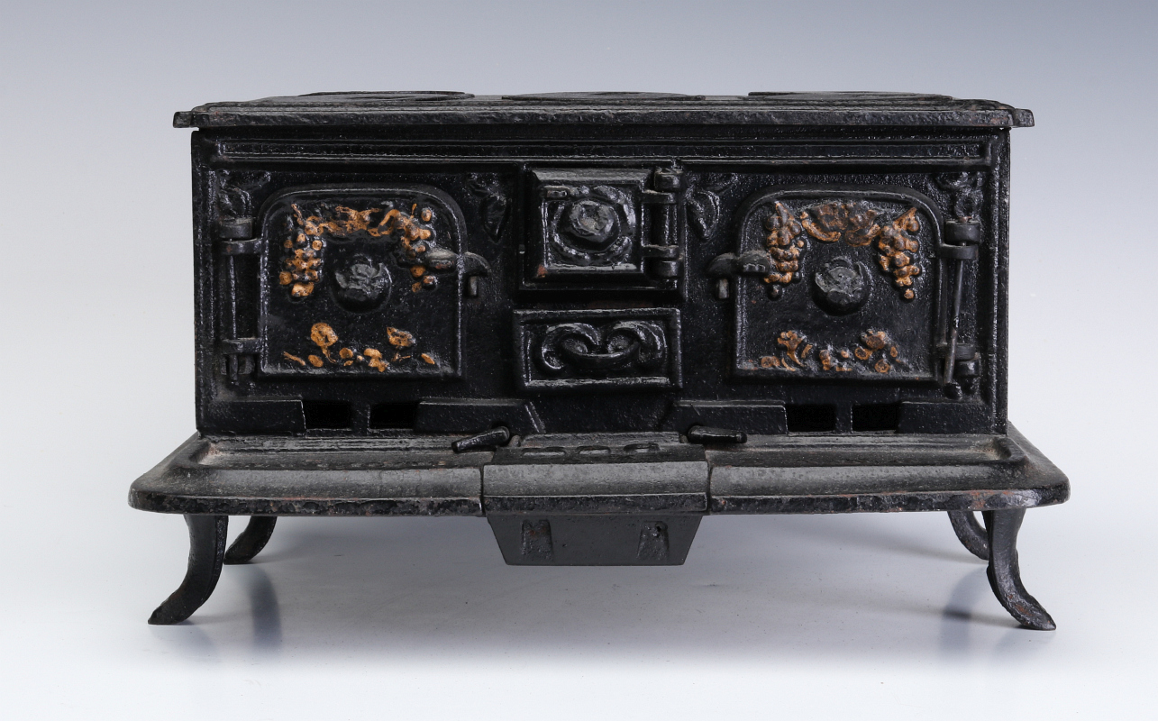 A 19TH CENTURY SAMPLE STOVE 'MAMMOTH RANGE'