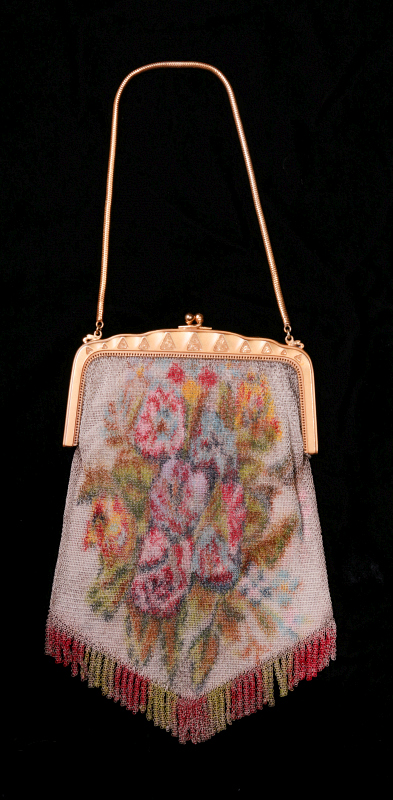 NICE, COLORFUL WHITING & DAVIS MESH FLAPPER PURSE