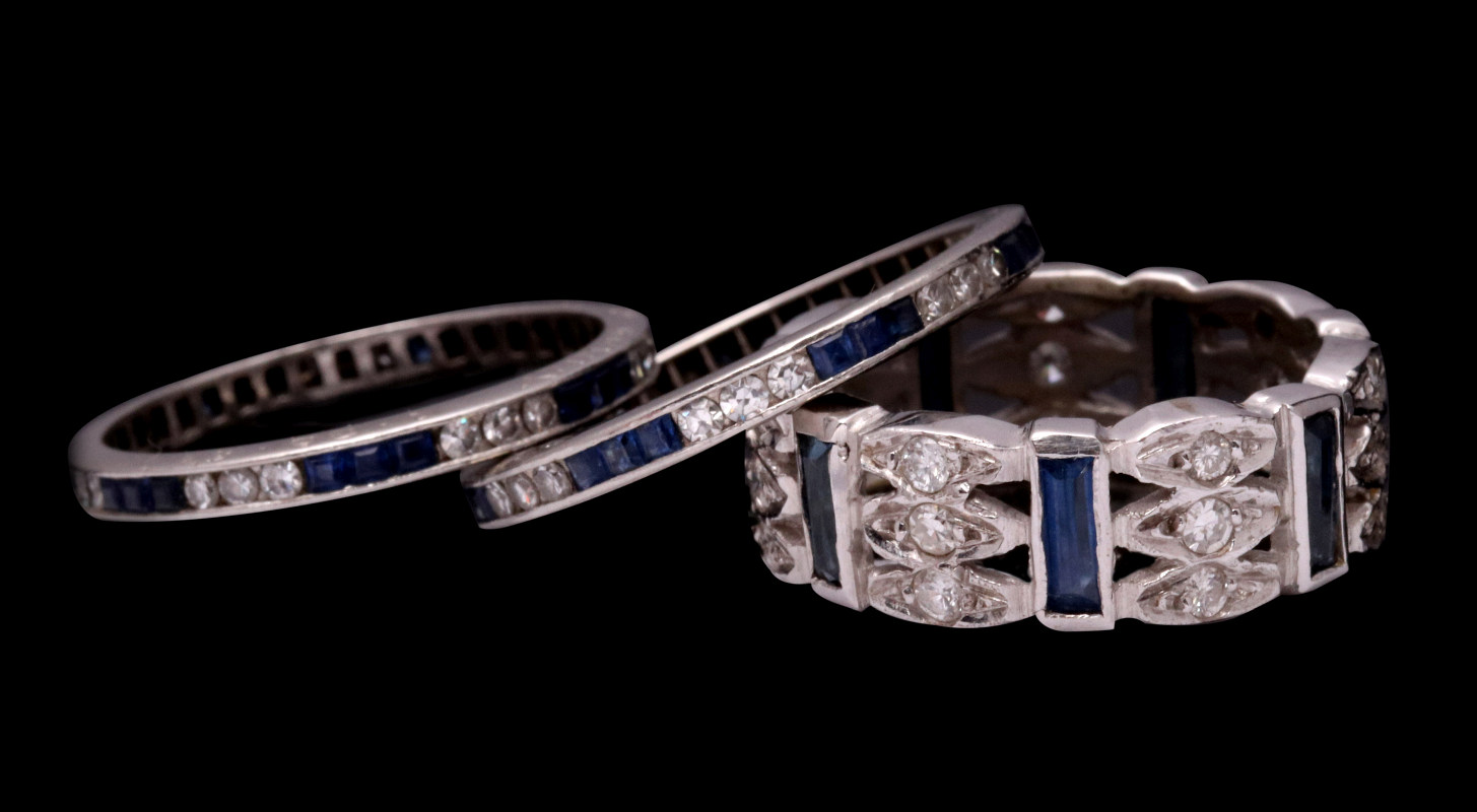 THREE PLATINUM, SAPPHIRE AND DIAMOND RINGS