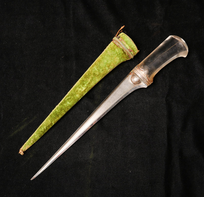 AN 18TH C PESH KABZ KNIFE WITH ROCK CRYSTAL HANDLE