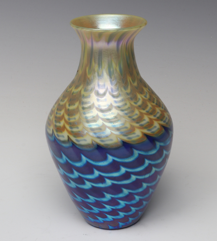 A LUNDBERG STUDIOS TWO-TONE SNAKESKIN VASE