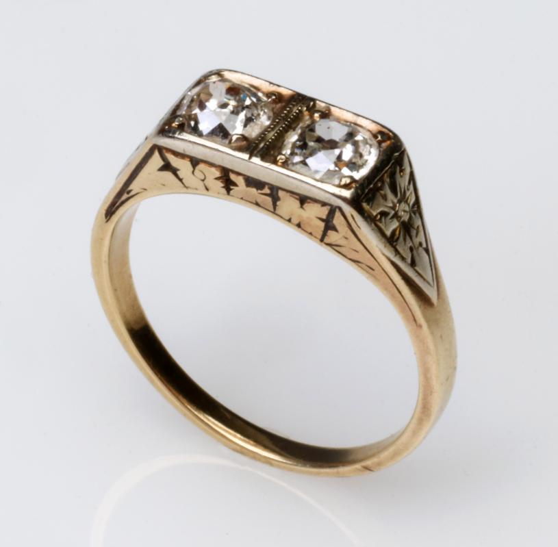 AN ANTIQUE 14K GOLD DIAMOND RING -APPROX 1/2 CARAT