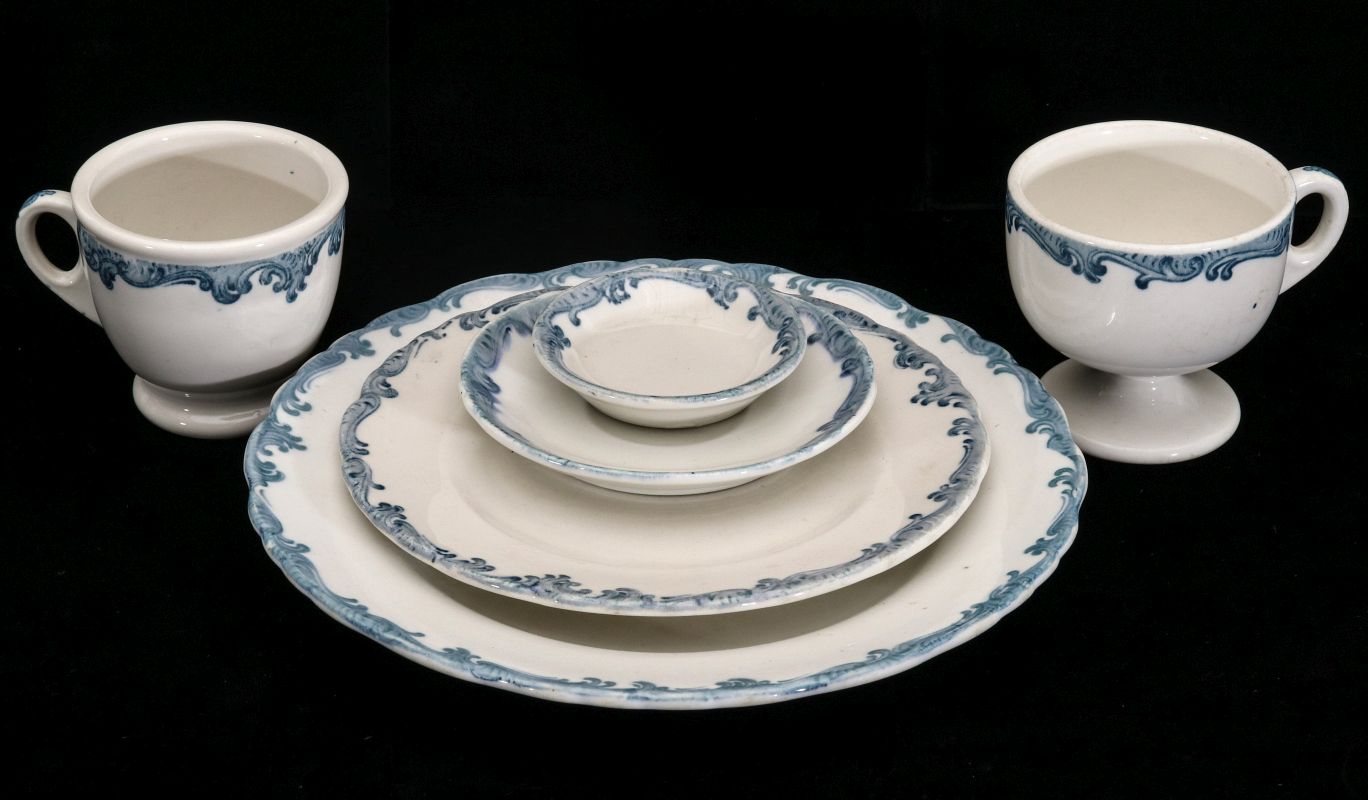 SIX UNION PACIFIC RR 'HARRIMAN BLUE' CHINA PIECES