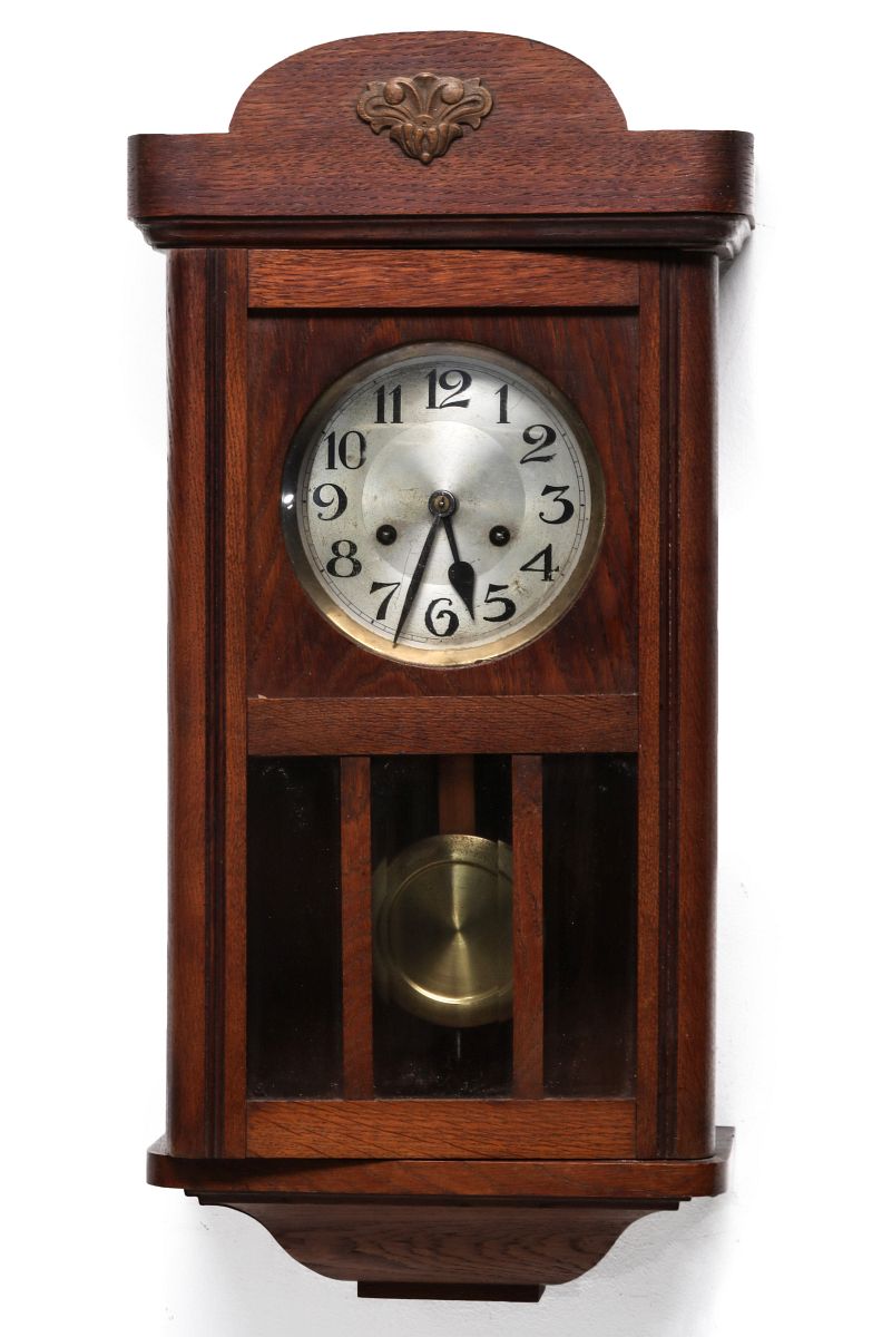 AN EARLY 20TH CENTURY GERMAN BOX REGULATOR