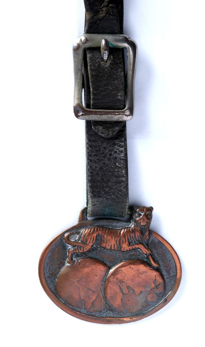 A GAAR-SCOTT TIGER THRESHER ADVERTISING WATCH FOB