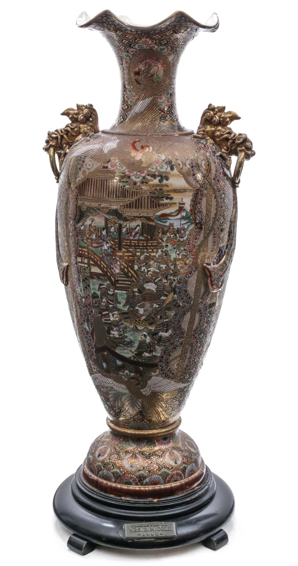 A SIGNED MEIJI PERIOD SATSUMA PALACE VASE