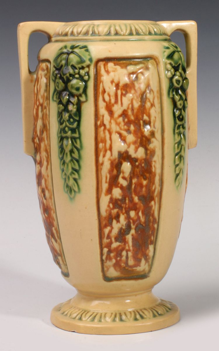 A ROSEVILLE 'FLORENTINE II' ART POTTERY VASE