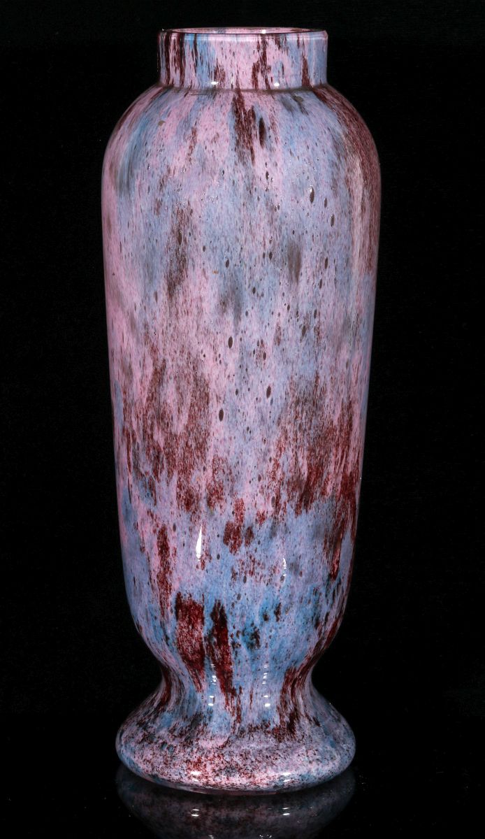 INTERNALLY DECORATED DAUM LORRAINE ART GLASS VASE