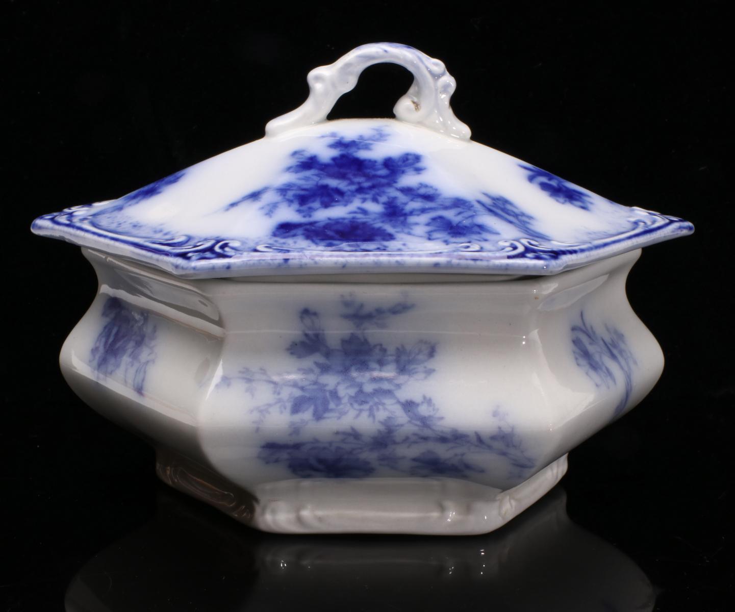 GRINDLEY DOREEN PATTERN FLOW BLUE SOAP DISH