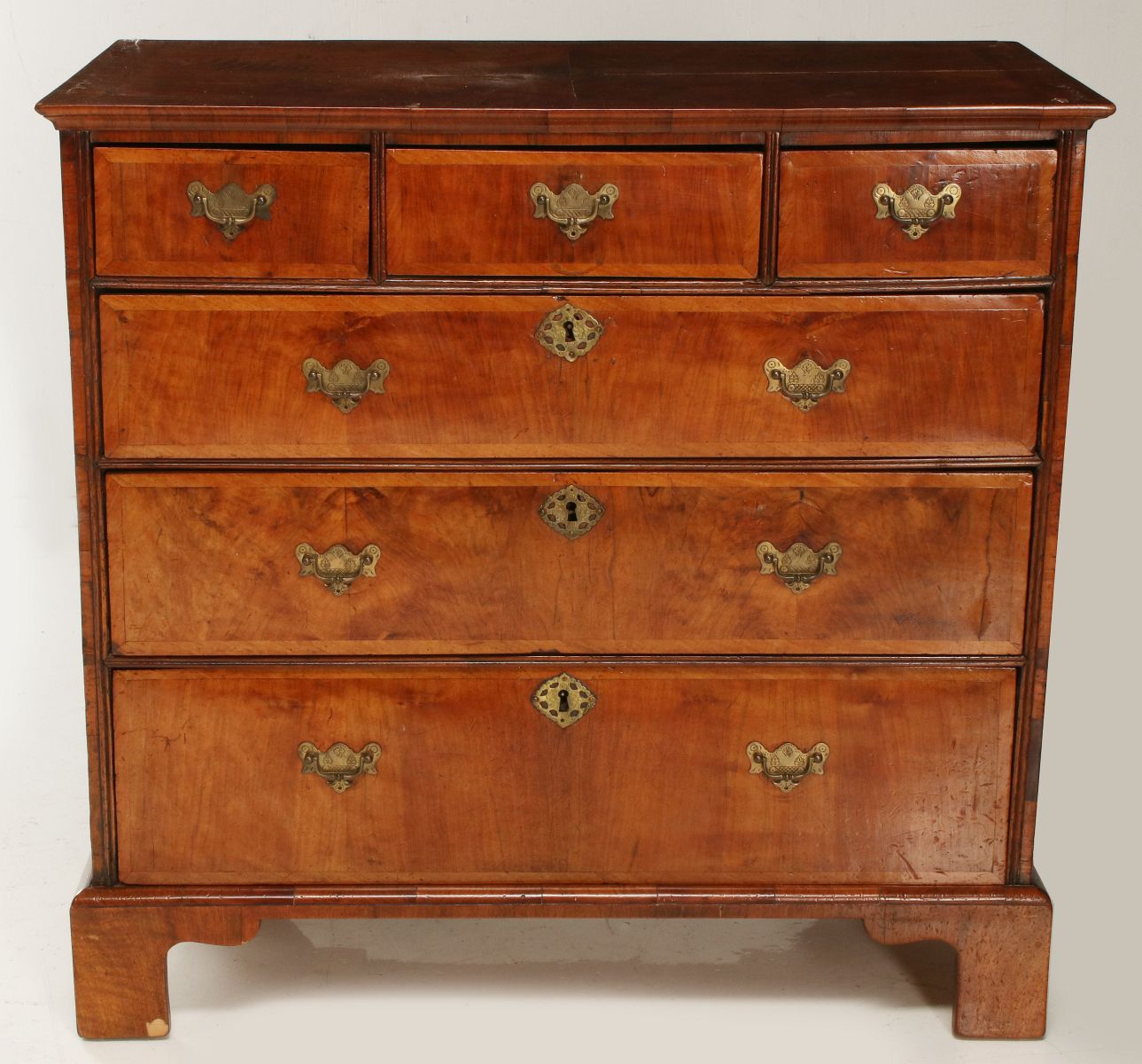 A GEORGIAN FIVE DRAWER CHEST