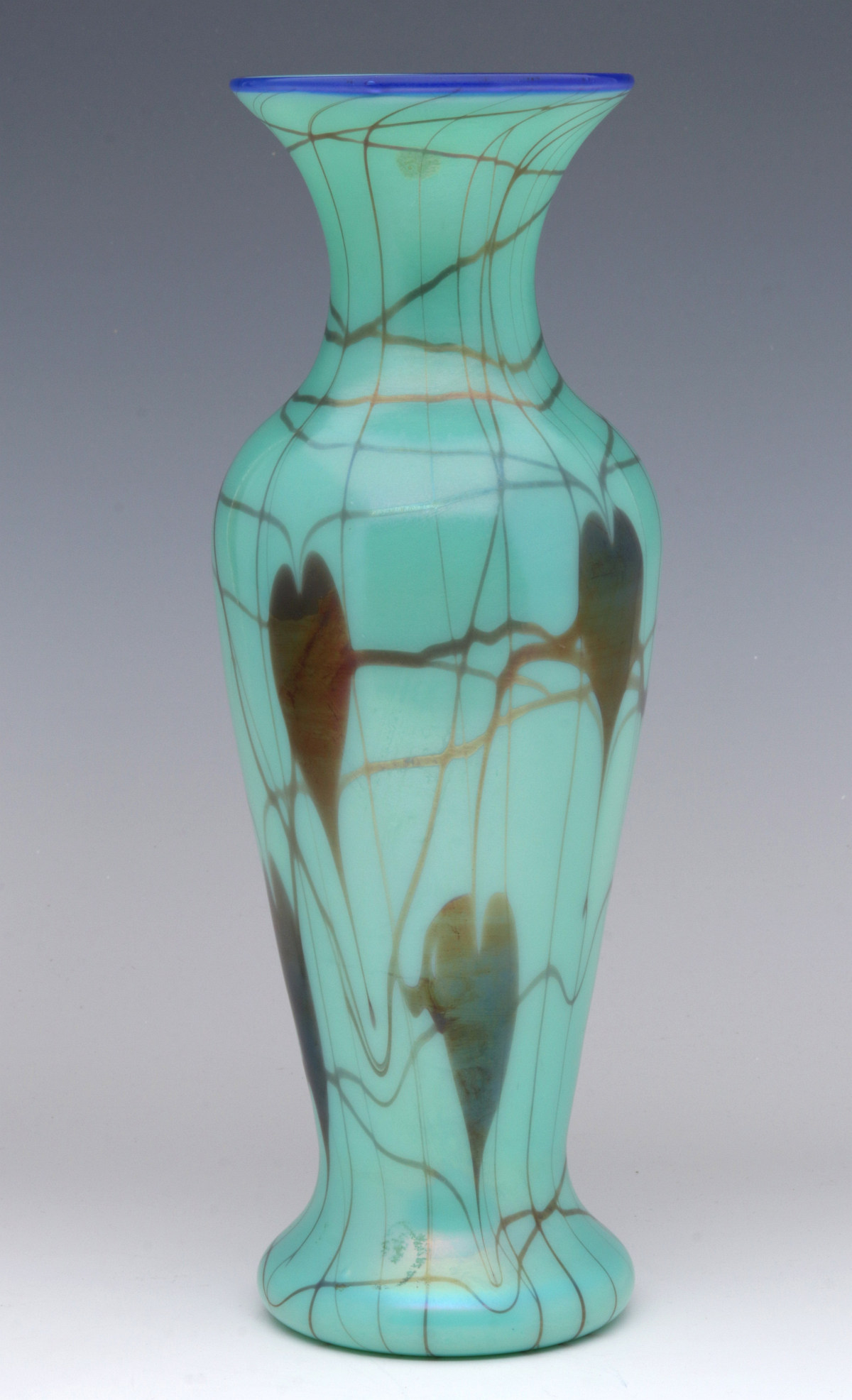 A RARE AND FINE FENTON OFF HAND LINE ART GLASS VASE