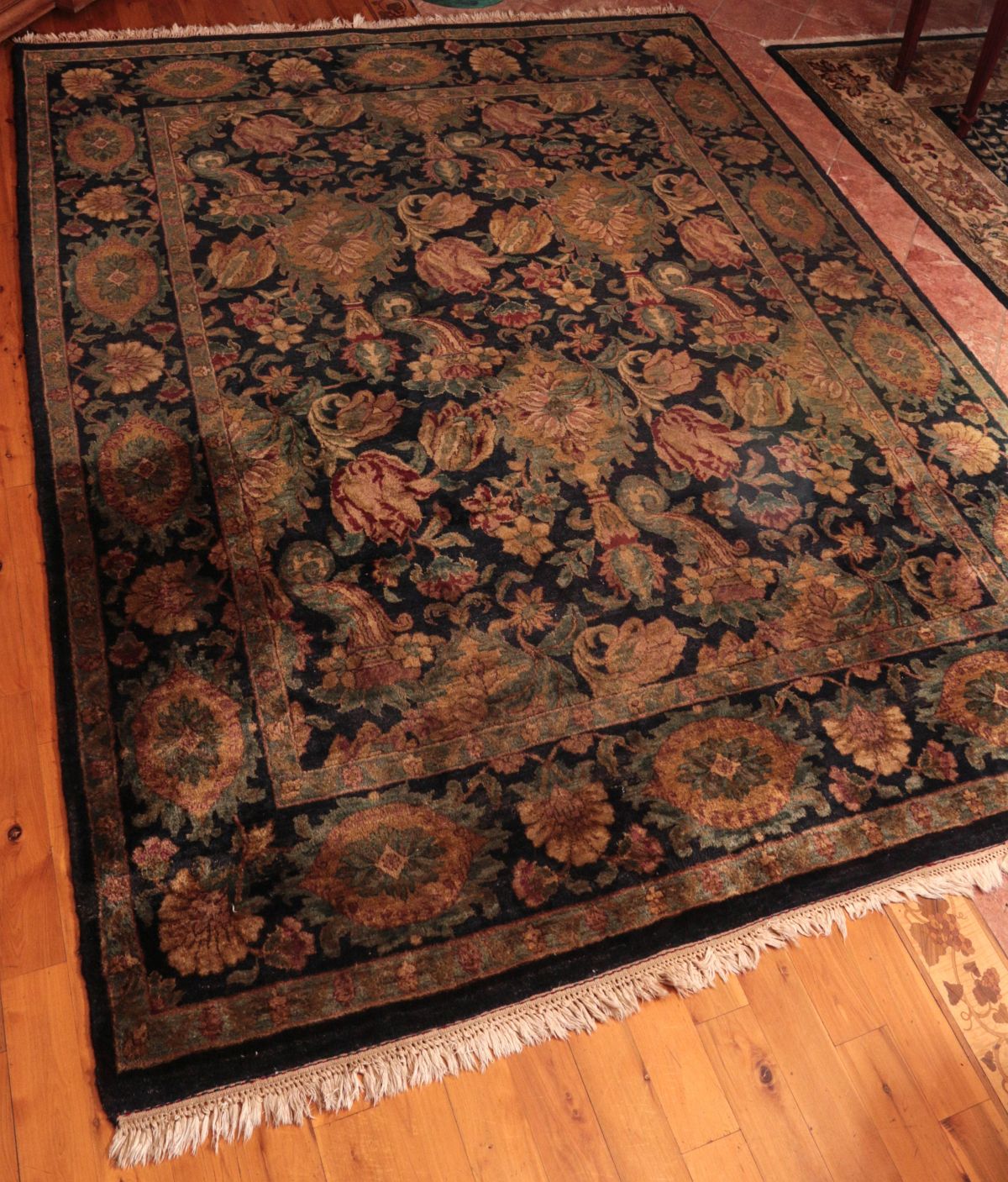 A VERY NICE CONTEMPORARY HAND MADE PERSIAN RUG