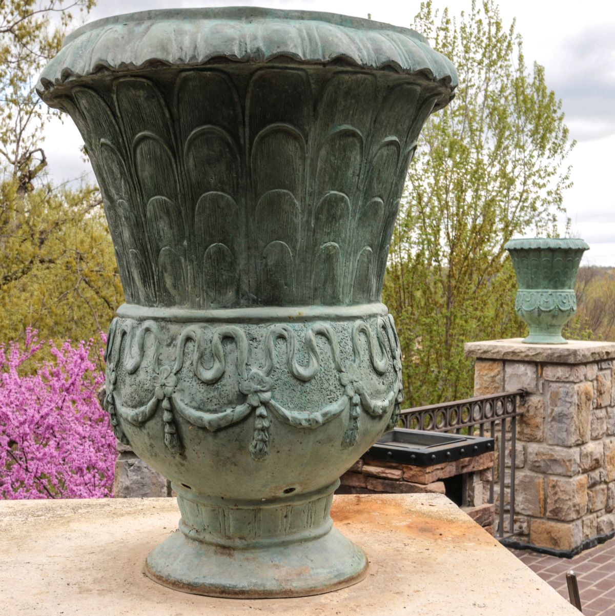 A PAIR OF LARGE CONTEMPORARY BRONZE GARDEN URNS