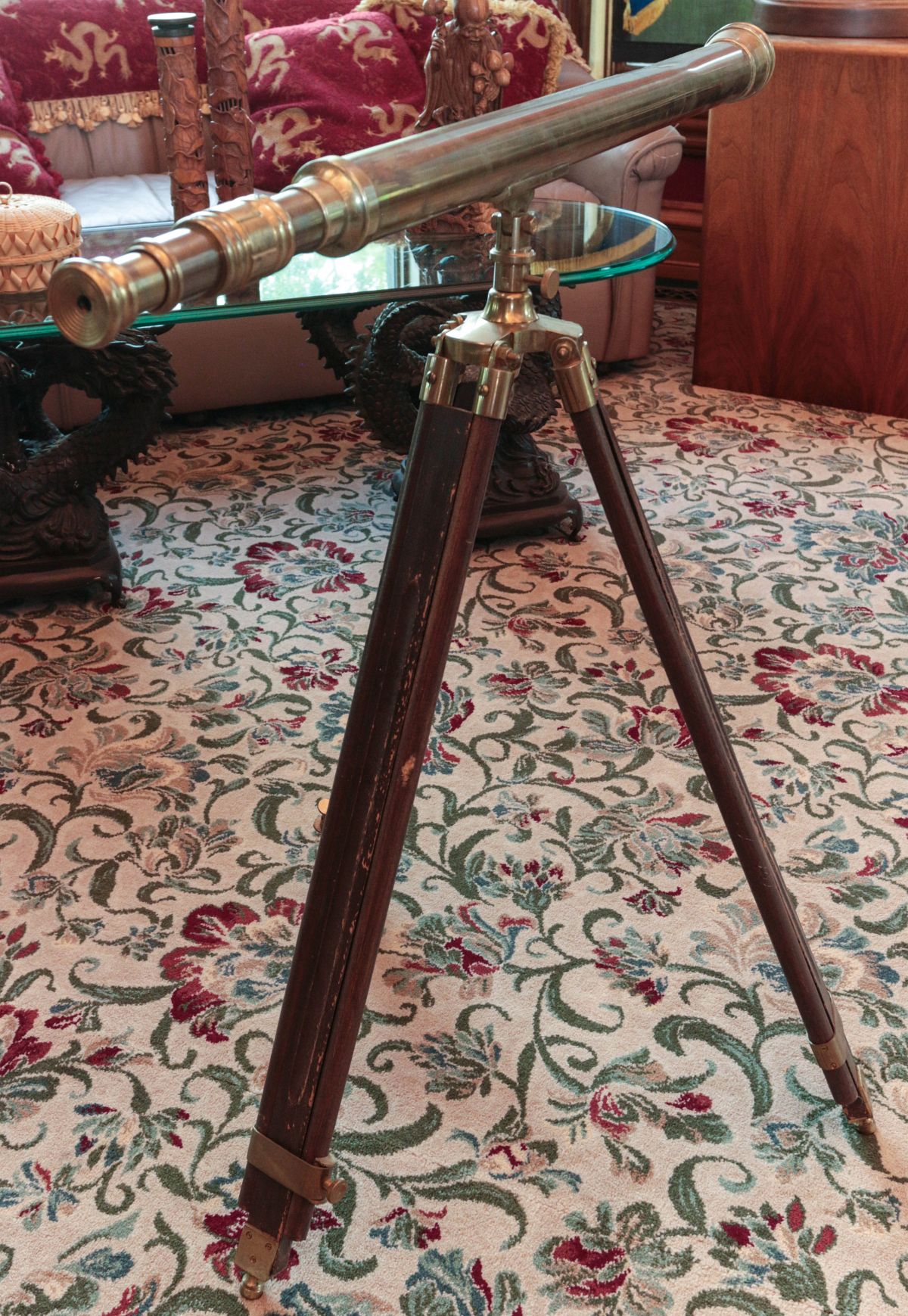 A LATE 20TH CENTURY DECORATIVE BRASS TELESCOPE