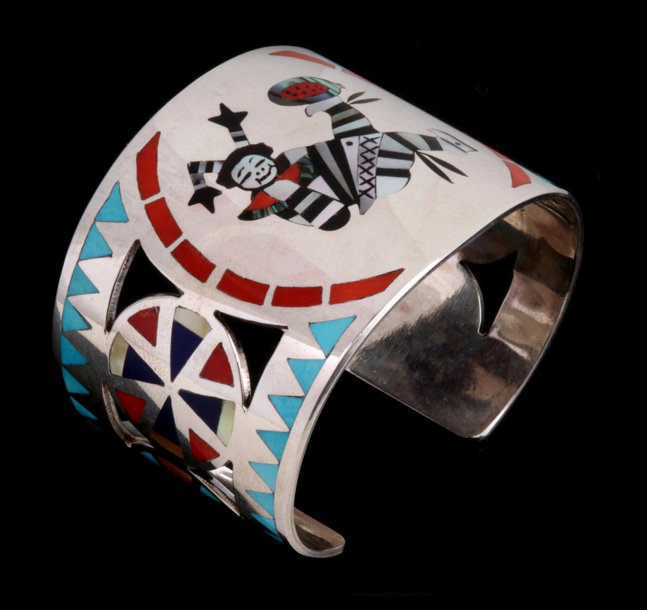 AN EXCEPTIONAL KOSHARI BRACELET SIGNED EDAAKIE