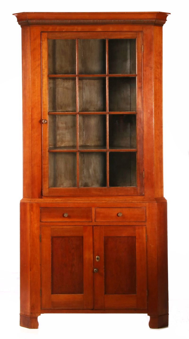 A NICE 19TH CENTURY AMERICAN CHERRY CORNER CABINET