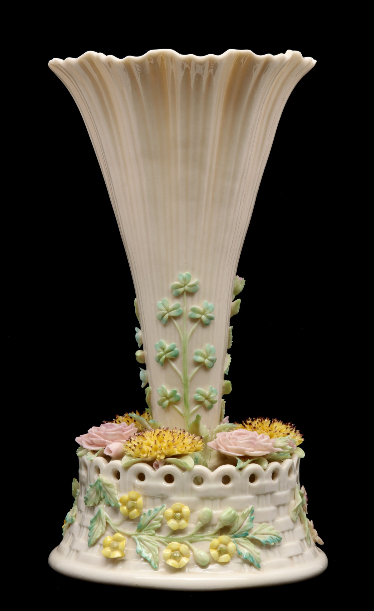 AN IRISH BELLEEK CENTRE VASE W/DETAILED APPLIED FLOWERS