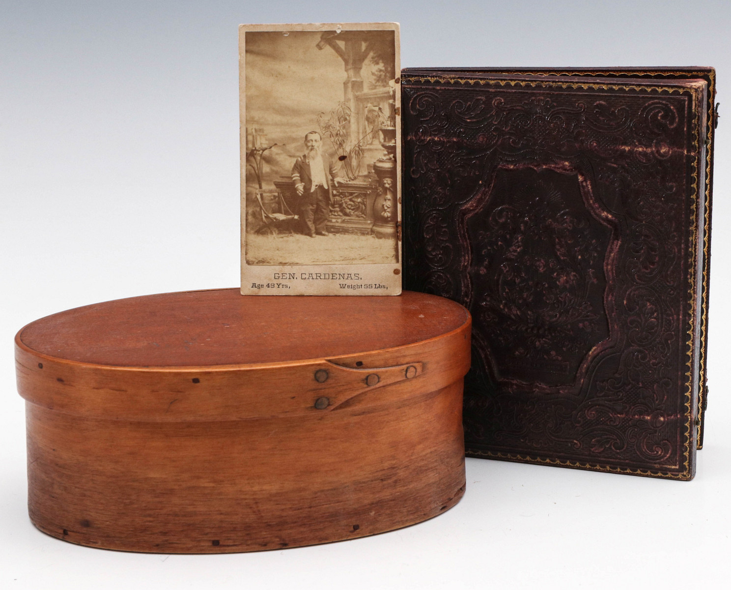 A HALF PLATE DAGUERREOTYPE, 19C. SPICE BOX, CDV IMAGES